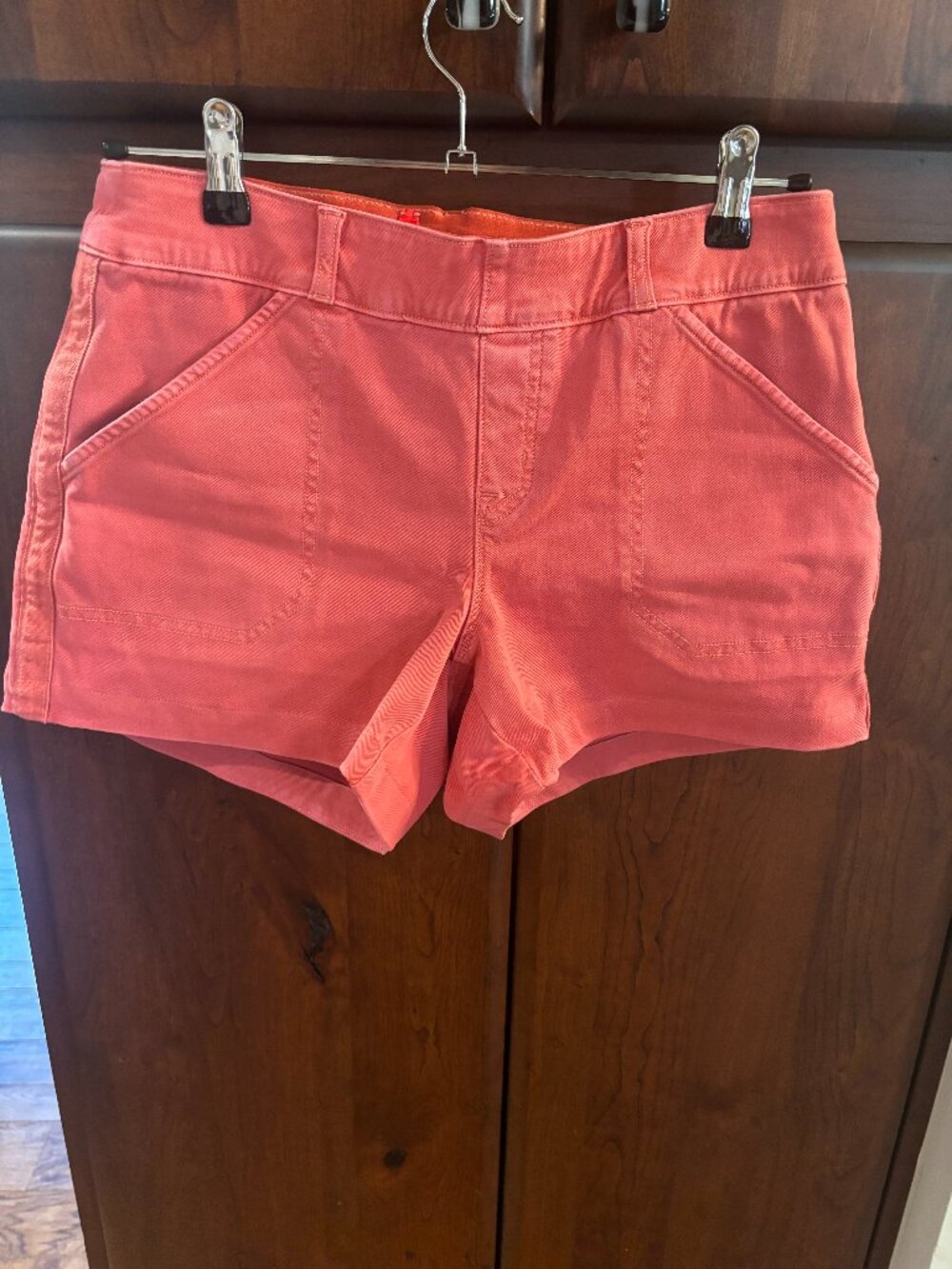 SPANX Stretch Twill Shorts Coral Pink Size M 4" Inseam